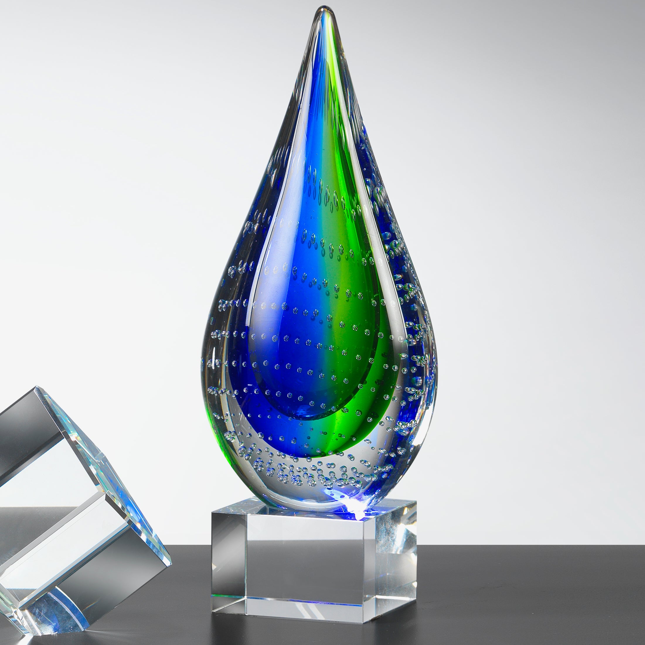 Murano Style Mouth Blown Teardrop Centerpiece on Crystal Base H12-J477